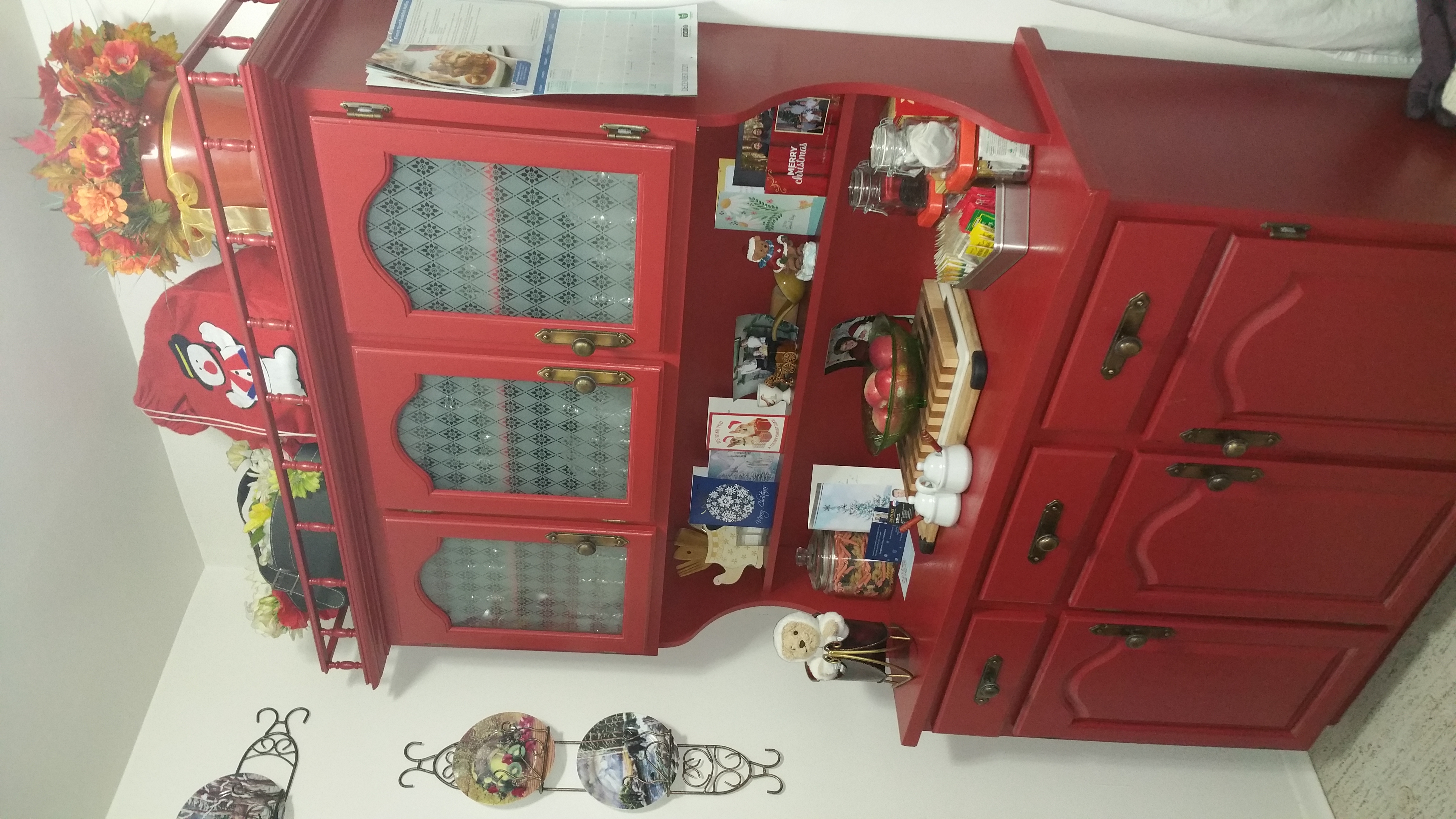 Red Cabinet image